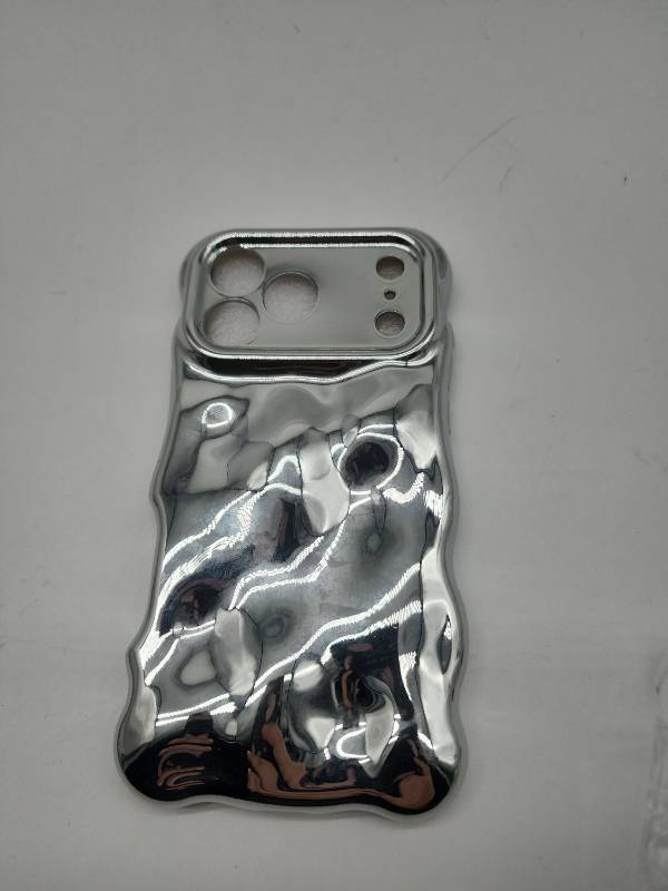 lot 69374 image: Chrome Metallic Crumpled Design iPhone 17 Case - Retail $15
