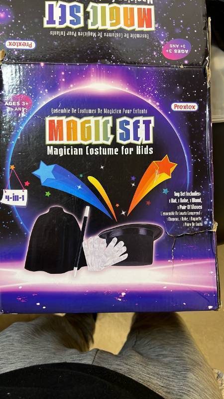 lot 70086 image: Prexex Kids Magic Set with Costume - Retail $15