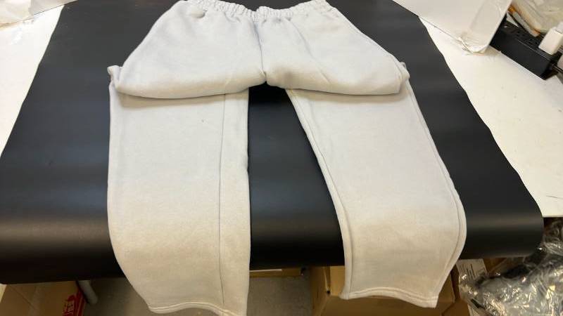 lot 70183 image: Sweat Pants Men��s - Retail $10