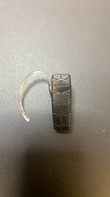 lot 70202 image: Plantronics Bluetooth Headset with Ear Hook - Retail $15