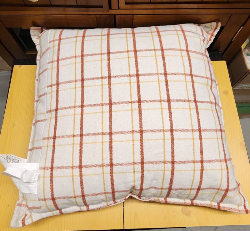 lot 70589 image: Windowpane Plaid Decorative Throw Pillow  - Retail $15