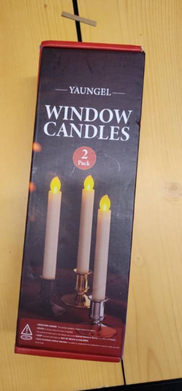 lot 69758 image: Yaungel LED Window Candles 2-Pack with Gold Holders - Retail $15