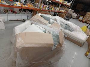 lot 21254 image: Ashley Furniture Incomplete Flynndale Cuddler Sectional Couch, 2 Side Piece And Chaise Lounge (Incomplete)