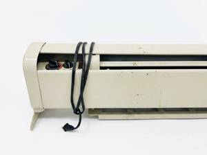 lot 25528 image: White Baseboard Heater w Thermostat Controls