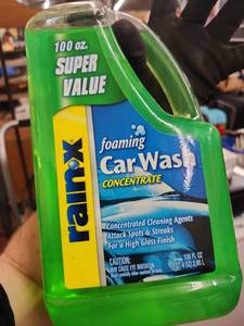 lot 25536 image: Rain-X Foaming Car Wash Concentrate 100 oz