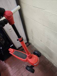 lot 25537 image: Red Three-Wheel Kick Scooter w Handlebar Brake