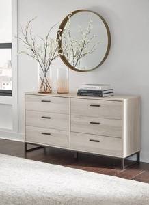 lot 25488 image: Ashley Furniture Socalle Dresser