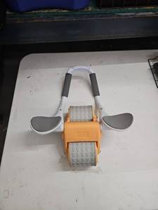 lot 62816 image: Ab Roller Wheel Exercise Machine w elbow pads
