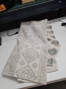 lot 62875 image: ivory and gray geometric patterned area rug 3x5Ft.