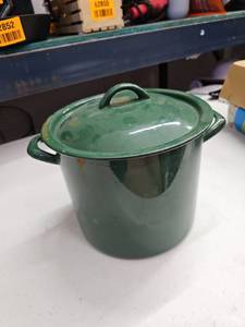 lot 62918 image: Green Enamel Stock Pot with Lid and Handles