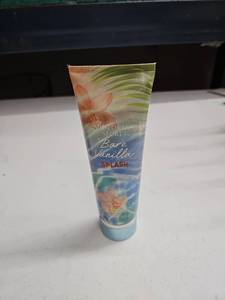 lot 62935 image: Victorias Secret Bare Vanilla Splash Fragrance Lotion 8oz