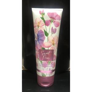 lot 62938 image: Bath & Body Works Sweet Pea Body Cream 8oz