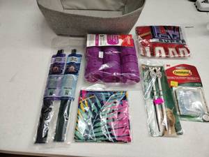 lot 62964 image: Small Box of Miscellaneous Items