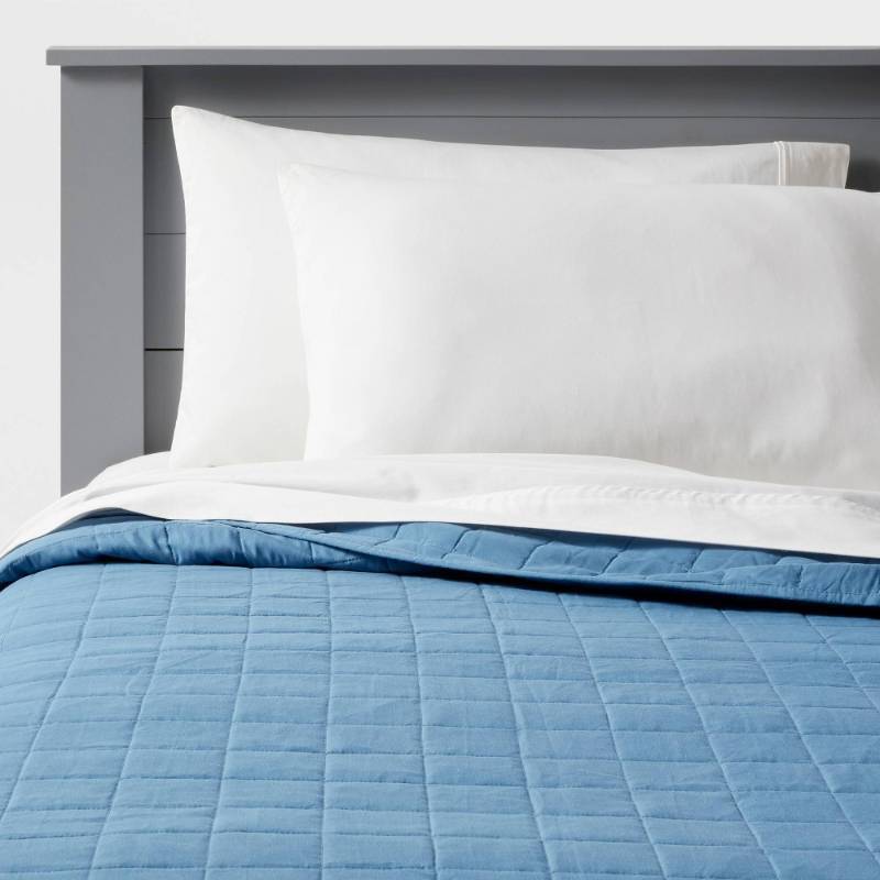 lot 471 image: Twin Box Stitch Microfiber Kids Quilt Blue - Pillowfort - Retail $40