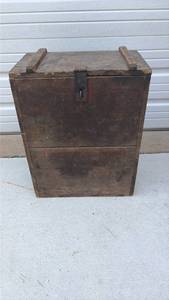 lot 614 image: Wood Storage Trunk with Metal Latch and Handles