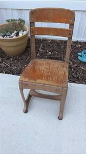 lot 621 image: Wood Chair with Two Horizontal Back Slats