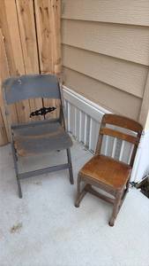 lot 627 image: 2 Folding Chairs - Metal and Wood