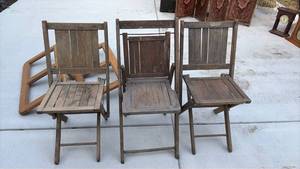 lot 628 image: Lot of 3 Folding Chairs with Wood Slat Seats and Backs