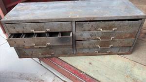 lot 638 image: Advertising Metal Display Co. Chicago Metal Multi-Drawer Cabinet 9-Drawer