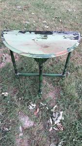 lot 657 image: Half-Round Side Table