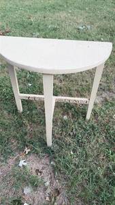 lot 658 image: Half Round Side Table White