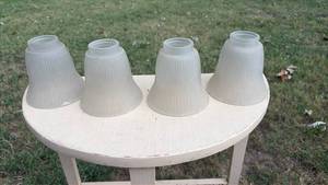 lot 662 image: Set of 4 Frosted Glass Bell-Shaped Lamp Shades