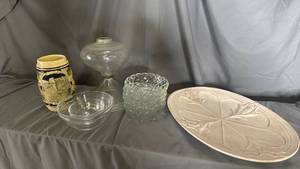 lot 715 image: German Stein, Platter and clear glass