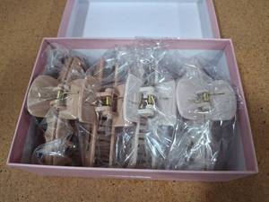 lot 79365 image: Box of Four Claw Clips, Neutrals