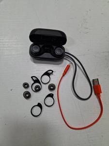 lot 79094 image: JBL True Wireless Earbuds w Charging Case