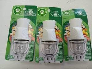 lot 79098 image: 3 Pack Air Wick Plug-In Scented Oil Warmer Model 78046