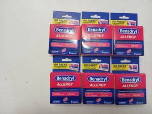 lot 79111 image: SIX BOXES -&nbsp of Benadryl Ultratabs Diphenhydramine 25mg Tablets 8 Tablets per Box