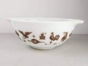 lot 84 image: Vintage Pyrex Early American Large Mixing Bowl