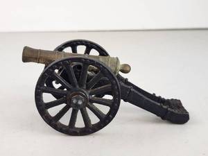 lot 116 image: Vintage Civil War Cannon Cast & Brass