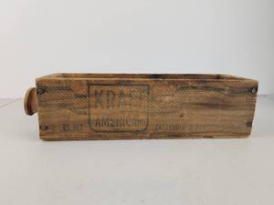 lot 118 image: Antique Primitive Kraft Wood 2 Pound Cheese Box