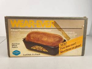 lot 133 image: Wearever SilverStone 5x9 Loaf Pan