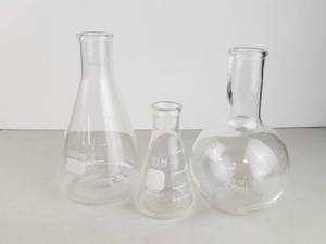 lot 137 image: Pyrex Laboratory Glassware Set 3-Piece Flasks 500ml 125ml