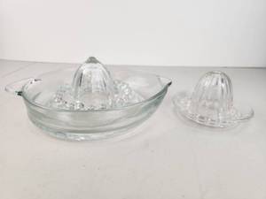 lot 145 image: Two Vintage Clear Glass Citrus Press Juicers