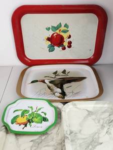 lot 156 image: Vintage Metal Serving Tray Lot Ducks, Fruit &amp Marble Designs