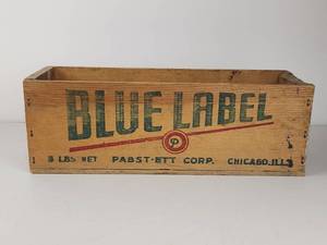 lot 157 image: Pabst Pabst-ett Blue Label 5lb Cheese Wooden Box