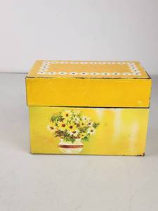lot 162 image: Vintage Ohio Art Co. Recipe Tin