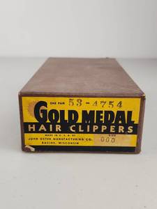lot 186 image: Vintage John Oster Mfg Co Hand Clippers