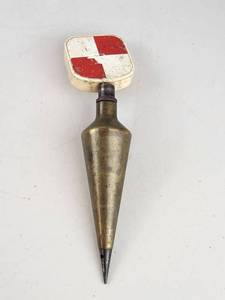 lot 194 image: Vintage Leitz 16oz Brass Plumb Bob