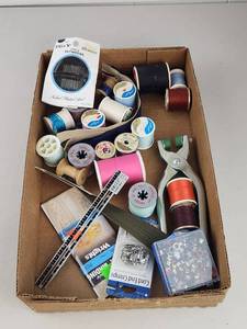 lot 215 image: Vintage Sewing Notions Lot