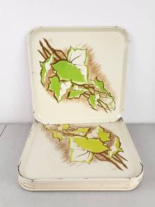 lot 29 image: Set of Serving Trays with Green Leaf Branch Design