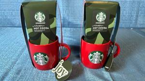 lot 2076 image: Starbucks Classic Hot Cocoa 2-Mug Gift Set Red