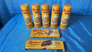 lot 2078 image: Bauducco Maria Cookies and Wafer Biscuit Lot - 5 Cylindrical Tins, 2 Boxes