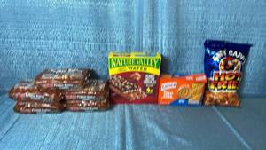 lot 2081 image: Snack Food Lot Nature Valley Lance Andy Caps Uncle Al��s