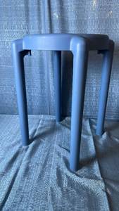 lot 2121 image: Room Essentials Accent Table Blue