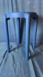 lot 2122 image: Room Essentials Accent Table 18 in H x 15.35 in diameter. Blue.