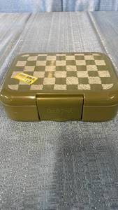 lot 3011 image: Cat & Jack Lunch Box Bento Style Olive Green